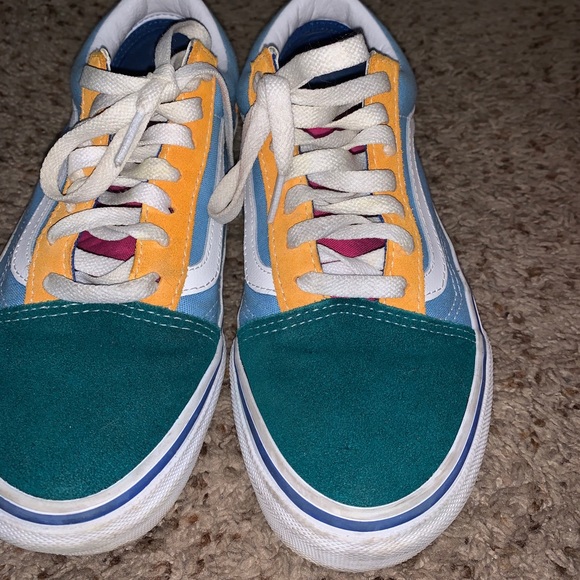 Vans - Picture 2 of 3